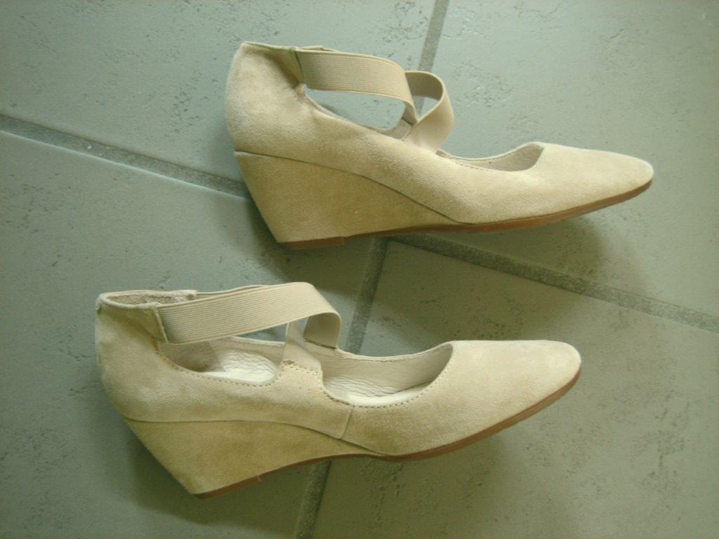 Nieuwe lichtsuede pumps met sleehak CARMENS 37 snazzeys, Pumps, Verzenden, Beige, Nieuw
