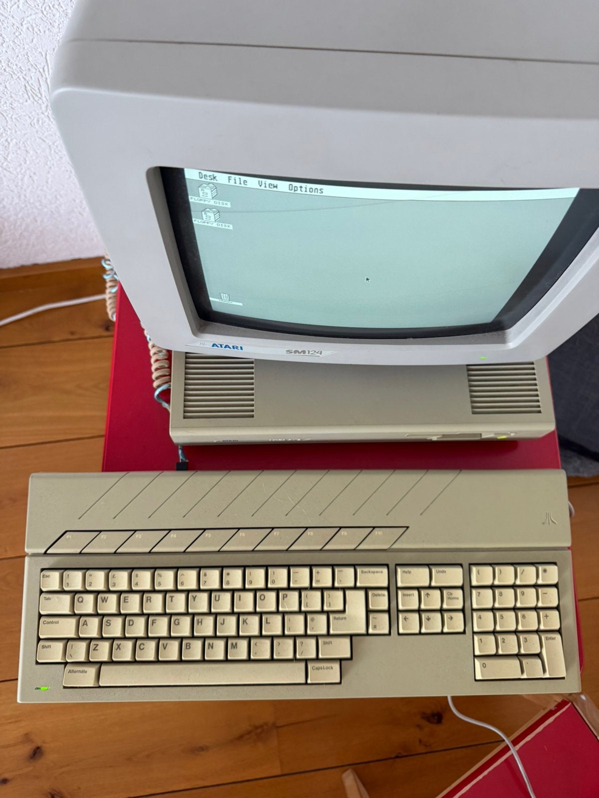 Atari Mega ST2 met 50 diskettes en monitor SM124, Computers en Software, Ophalen of Verzenden