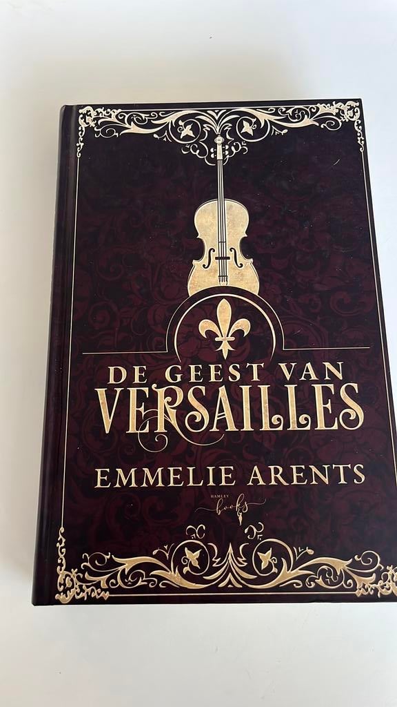 Emmelie Arents - De Geest van Versailles, Ophalen of Verzenden, Zo goed als nieuw, Emmelie Arents