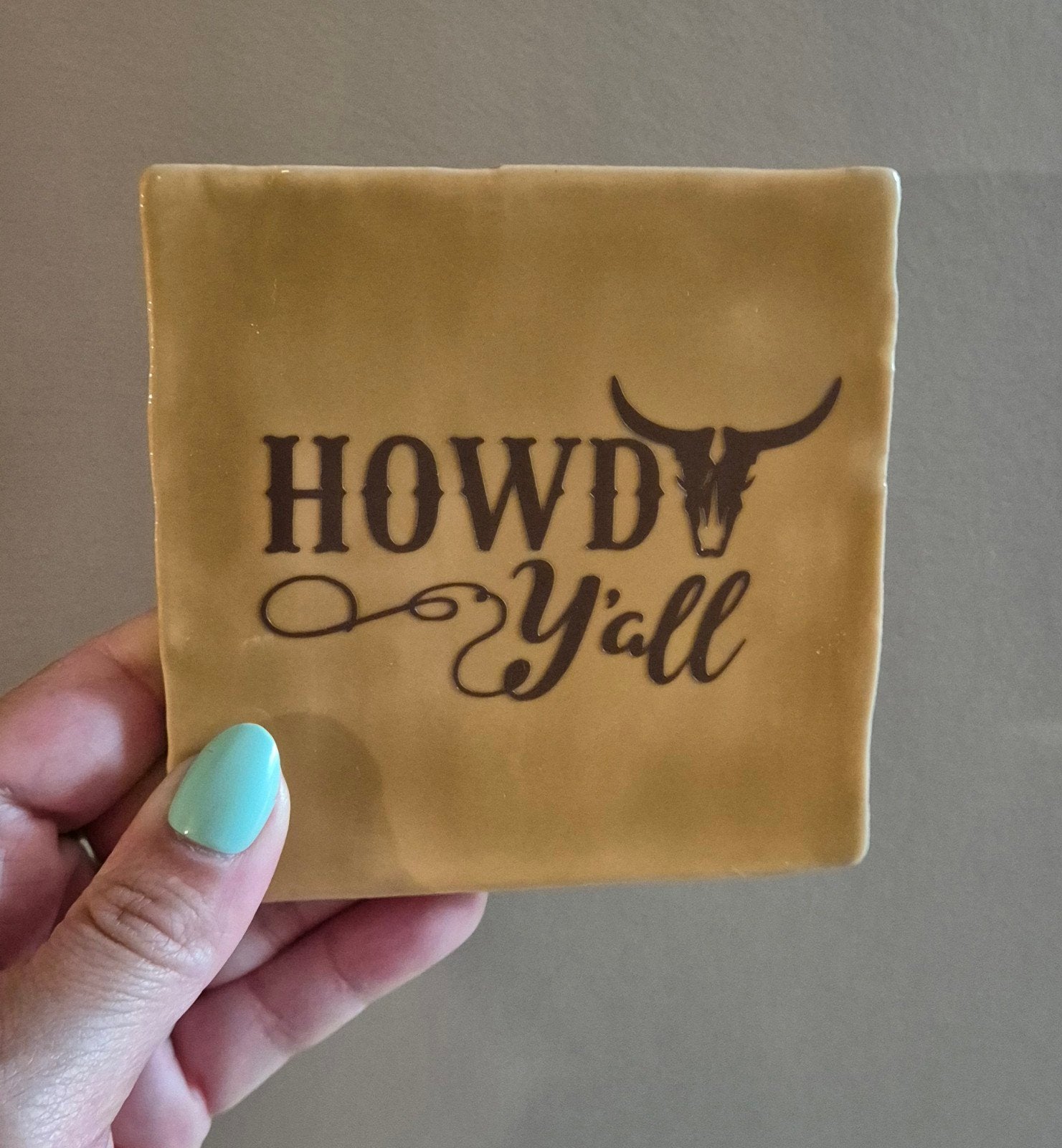 Tegel met tekst - howdy, Antiek en Kunst, Ophalen of Verzenden