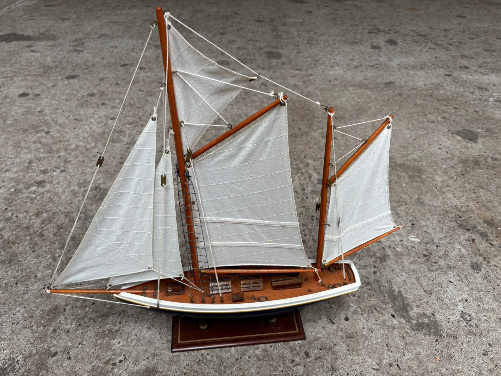 Ministuur driemaster, Hobby en Vrije tijd, Modelbouw | Boten en Schepen, Ophalen, Zo goed als nieuw
