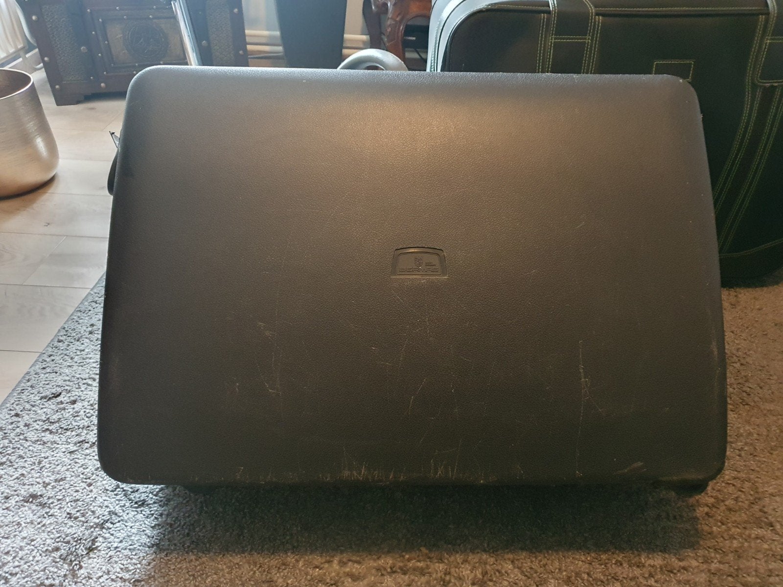 Vintage Koffer - Hard Kunststof - Zwart met Strepen, Gebruikt, Hard kunststof, Slot, 35 tot 45 cm