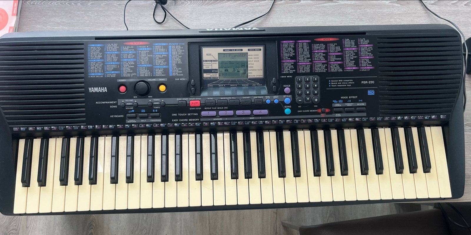 Yamaha Portatone PSR-220 Keyboard met handleiding, Muziek en Instrumenten, Ophalen, Yamaha, Aanslaggevoelig, 61 toetsen