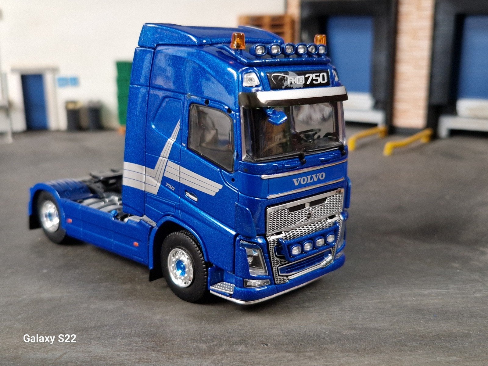 tekno volvo fh 4, Ophalen of Verzenden, Zo goed als nieuw, Bus of Vrachtwagen, Tekno