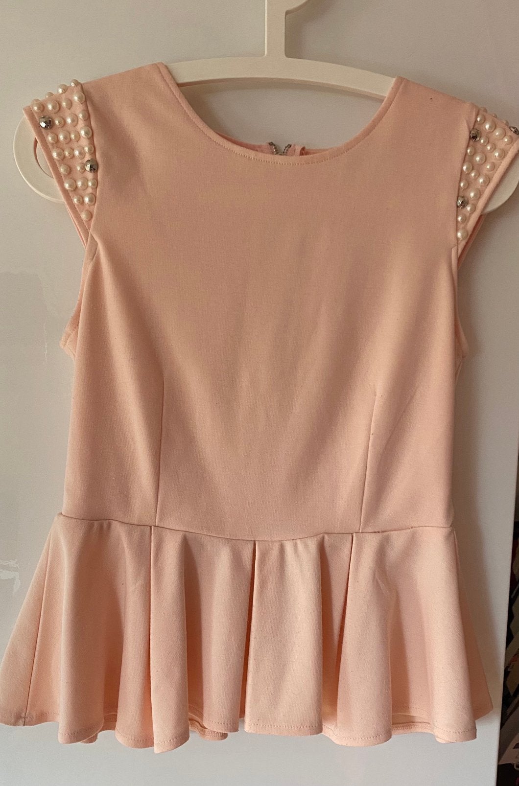 Peplum zalm roze top met parels maat M 38, Maat 38/40 (M), Ophalen of Verzenden, Zo goed als nieuw, Roze