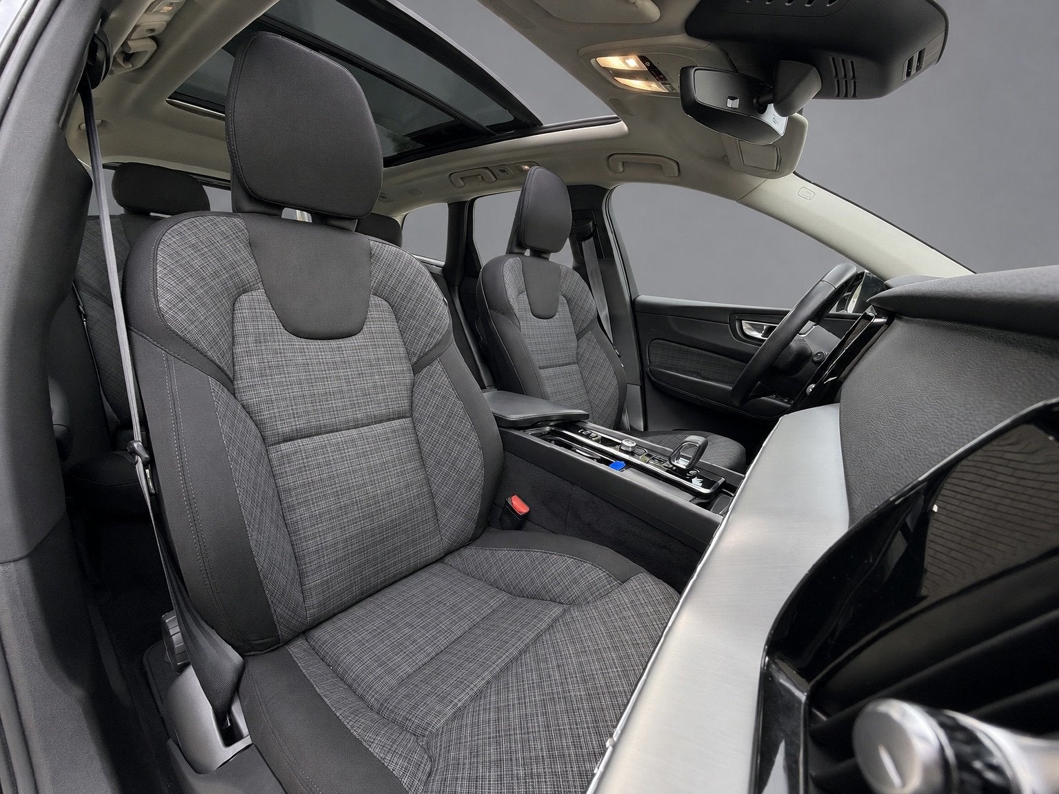 Volvo XC60 2.0 T6 Plug-in hybrid AWD Essential Bright, panor, Auto's, Automaat, Dealer onderhouden, Gebruikt, Euro 6