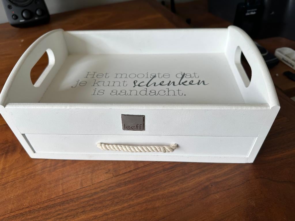 Wit Dienblad met theekistje voorzien van spreuk, Hout, Ophalen of Verzenden, Zo goed als nieuw, Wit