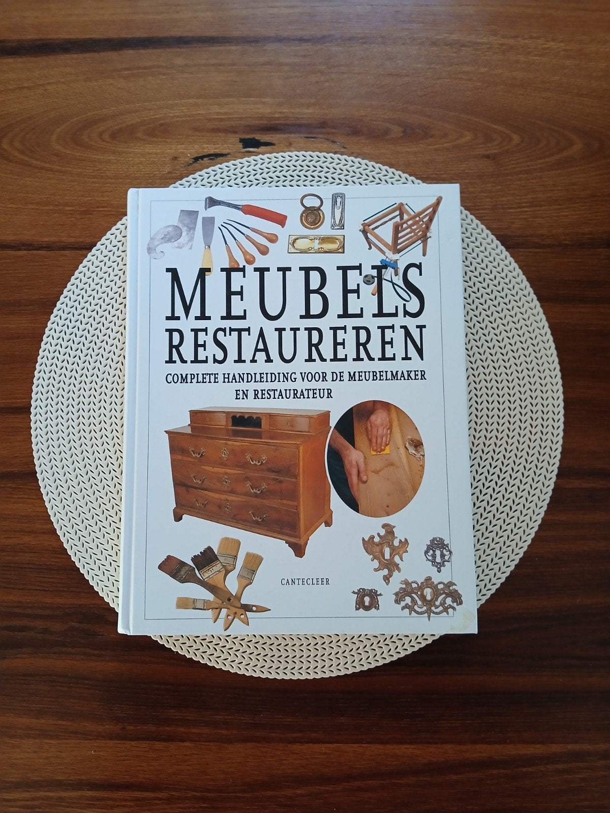 E.P. i Miro - Meubels restaureren, Boeken, Ophalen of Verzenden, Houtbewerking, Onbekend