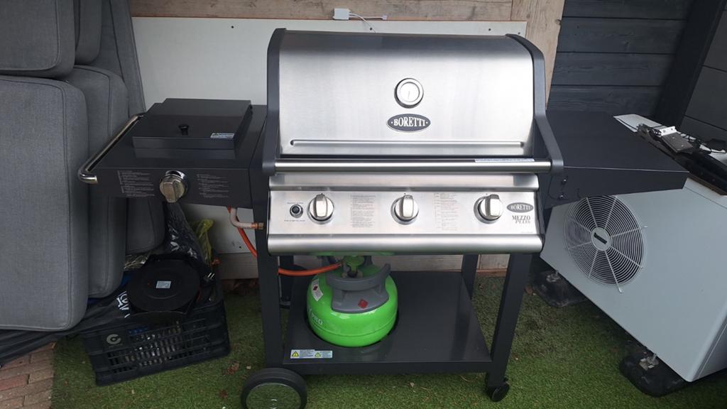 Boretti Mezzo Plus Gas bbq met zijbrander ,gasfles en hoe, Ophalen of Verzenden, Zo goed als nieuw, Boretti
