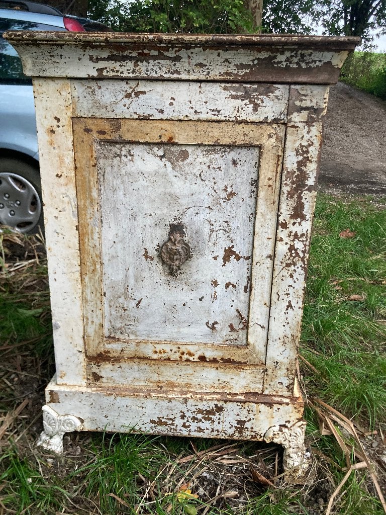 Antieke 19e-eeuwse brandkast, kluis met leeuwenpootjes, Antiek en Kunst, Ophalen