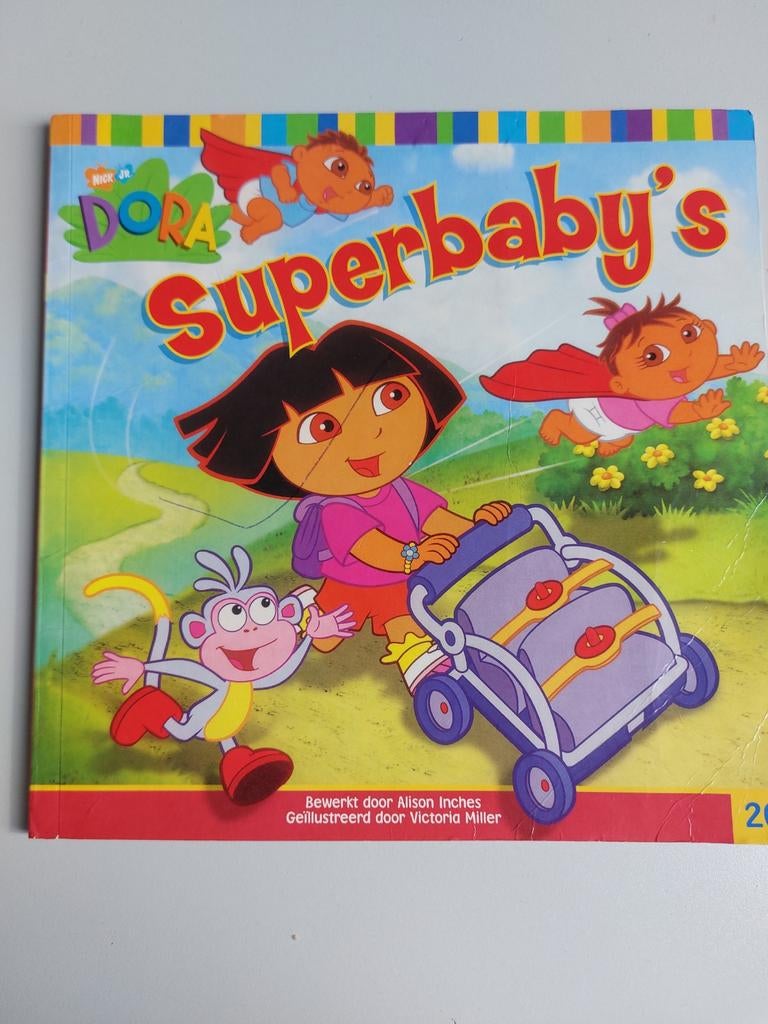 Dora Superbaby's Boek - Avonturen voor de kleintjes, Ophalen of Verzenden, Gelezen, Alison Inches, Fictie algemeen