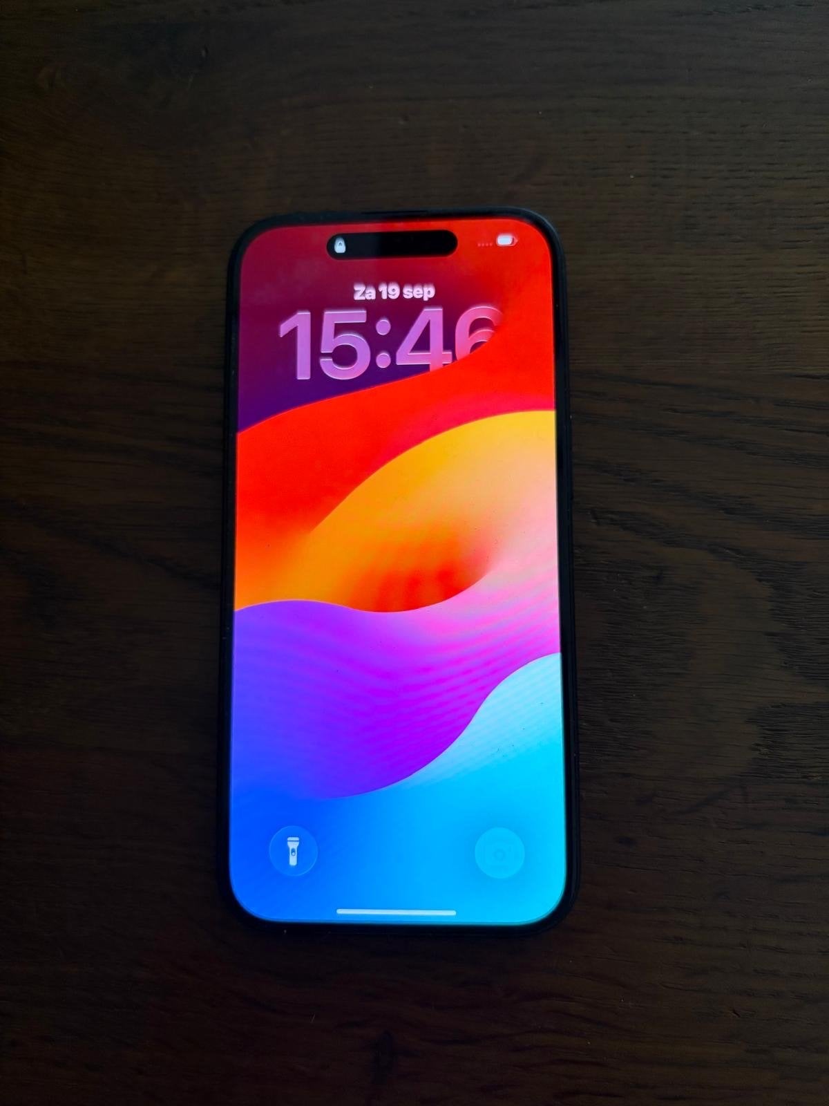 iPhone 15 128 GB Zwart - Zo goed als nieuw