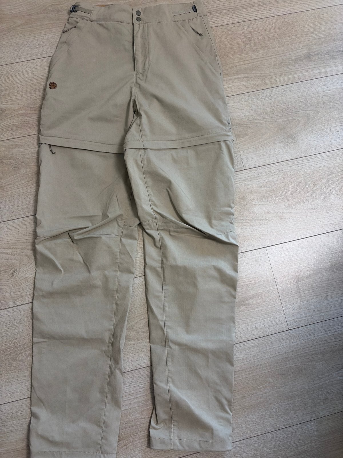 Nieuwe Fjällräven Abisko Hike Zip-off Trekkingbroek Dames, Beige, Nieuw, Ophalen of Verzenden, Maat 34 (XS) of kleiner