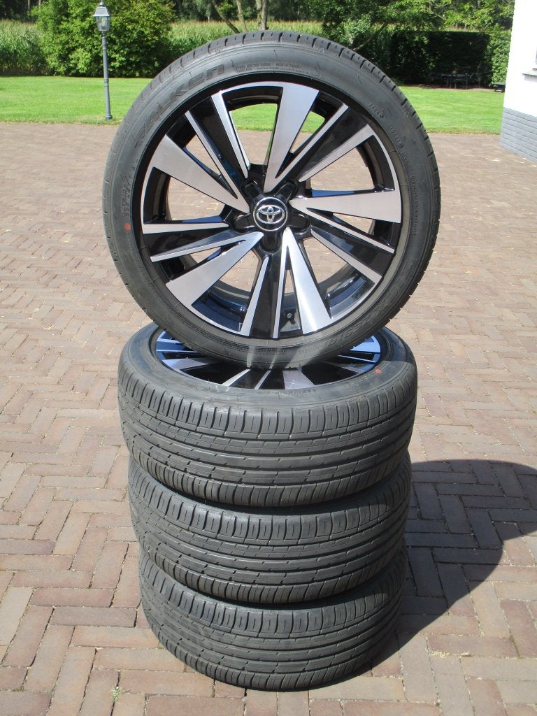 NIEUW Originele Toyota Corolla 17 inch velgen zomer tpms, Auto-onderdelen, Banden en Velgen, Banden en Velgen, Nieuw, 17 inch