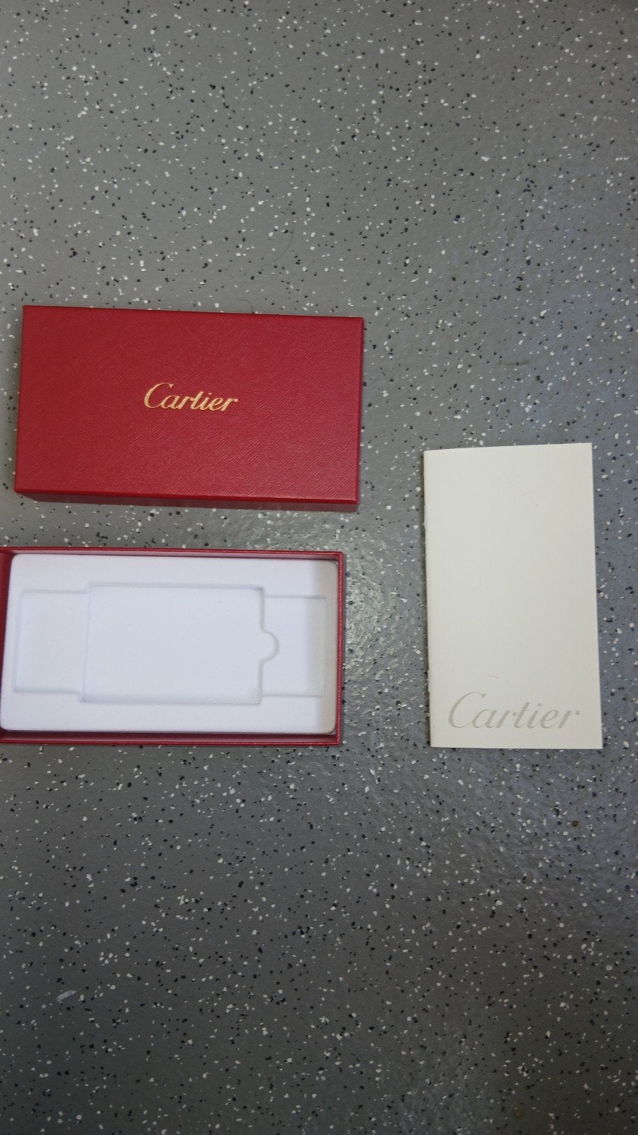 Cartier doosje met papieren, Ophalen, Zo goed als nieuw