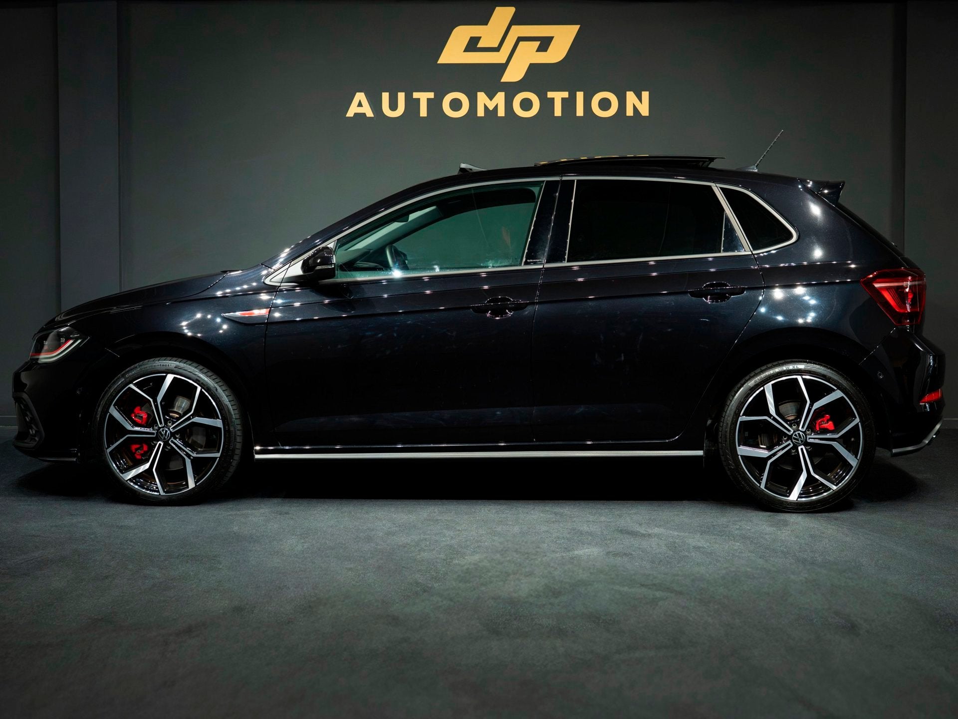 Volkswagen Polo 2.0 TSI GTI Pano/Beats/Side/Park/Keyless/Cam, Dealer onderhouden, 15 km/l, Gebruikt, 4 cilinders