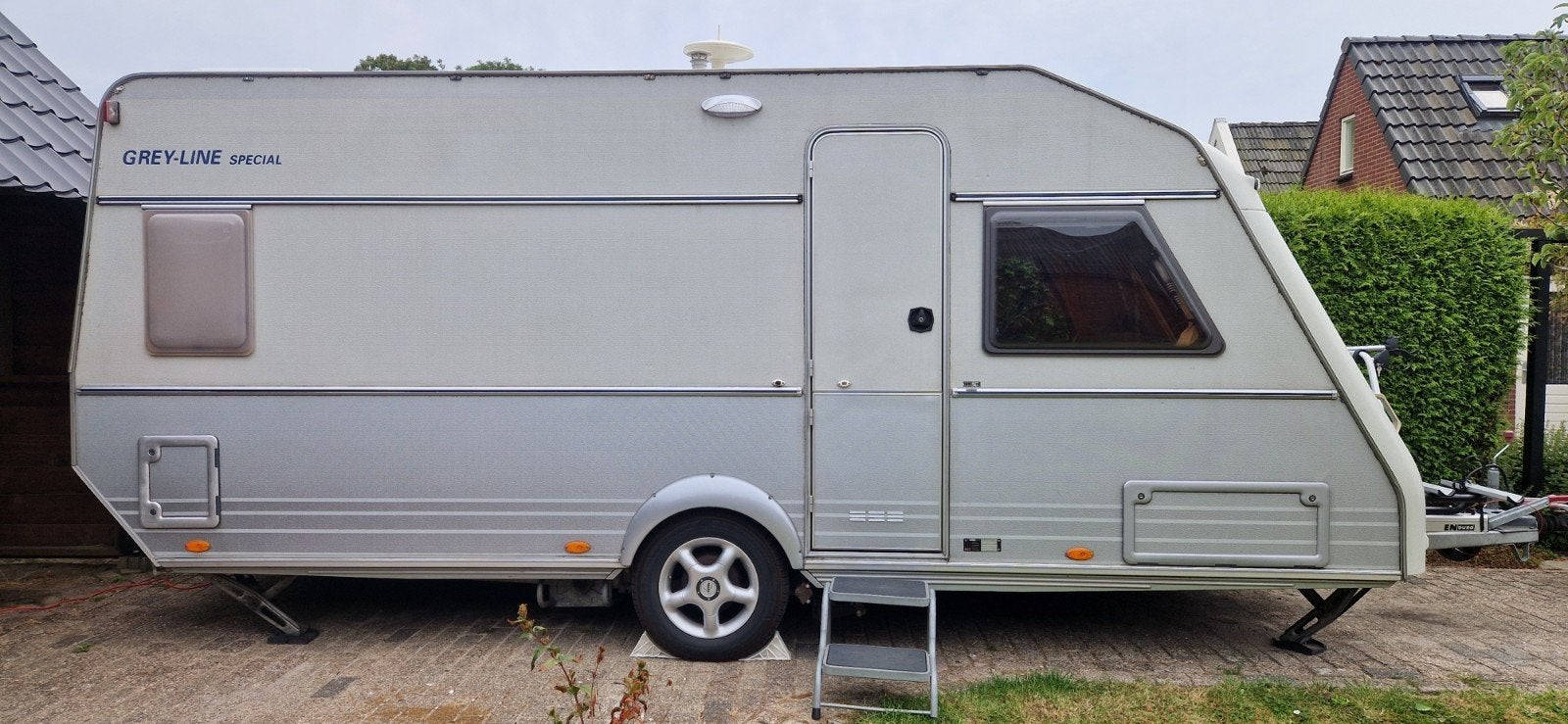 kip 50 tdb grey-line special., Caravans en Kamperen, Caravans, Particulier, tot en met 4, Rondzit, Kip, Frans bed, 4 tot 5 meter