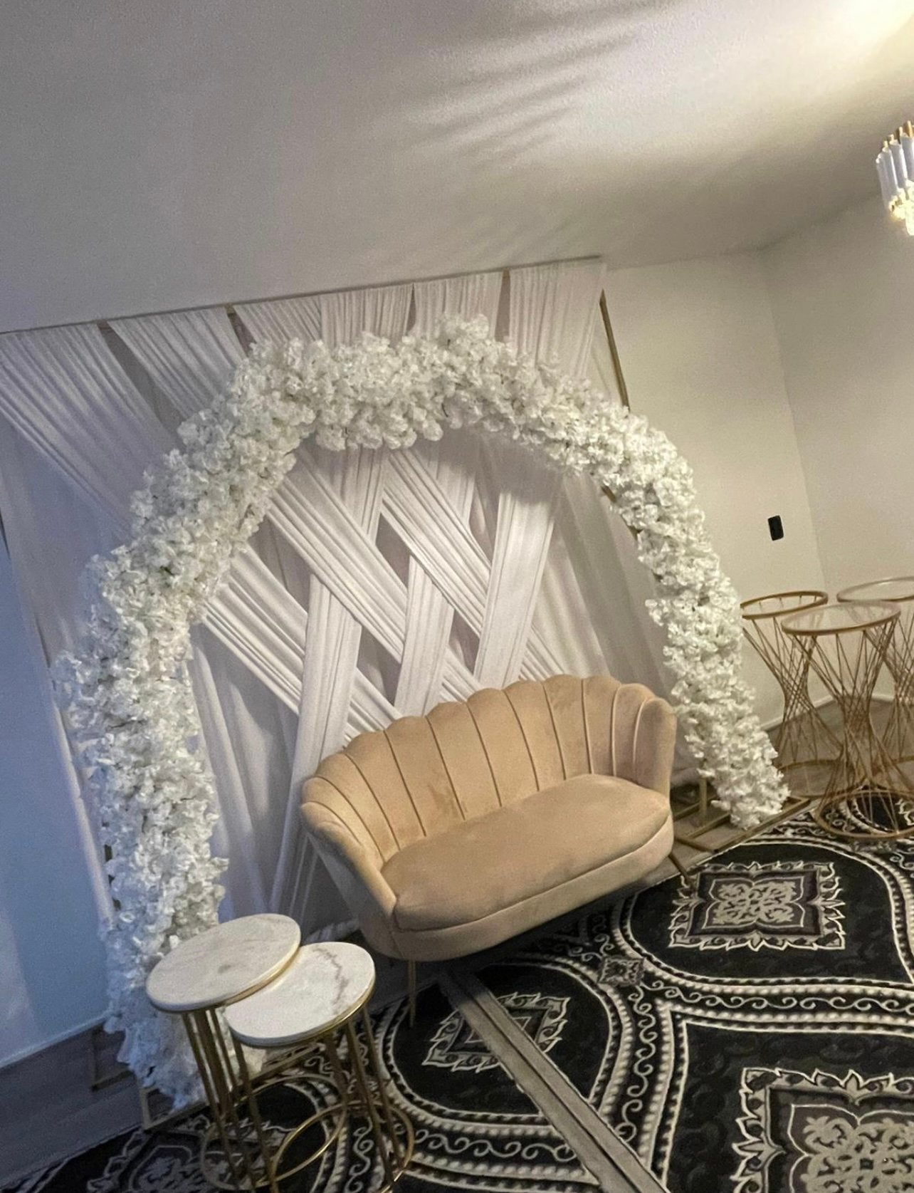 TE HUUR - Bruiloft - Verloving - Henna VERHUUR backdrop, Hobby en Vrije tijd, Feestartikelen | Verhuur, Ophalen of Verzenden, Zo goed als nieuw
