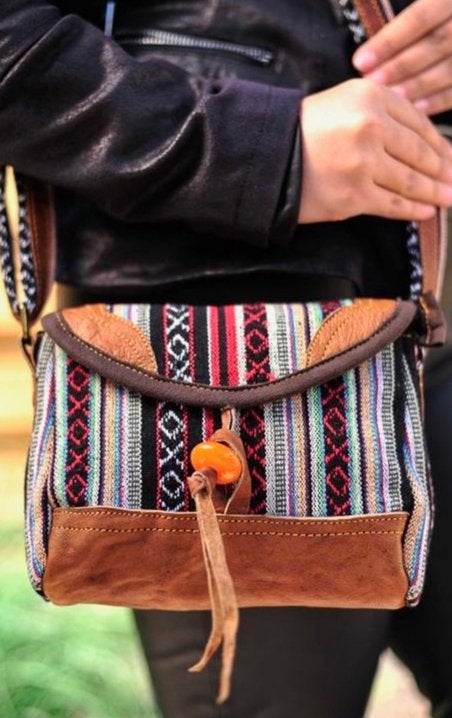 Leuk tasje van stof, Sieraden, Tassen en Uiterlijk, Tassen | Damestassen, Ophalen of Verzenden, Nieuw, Overige kleuren, Schoudertasje