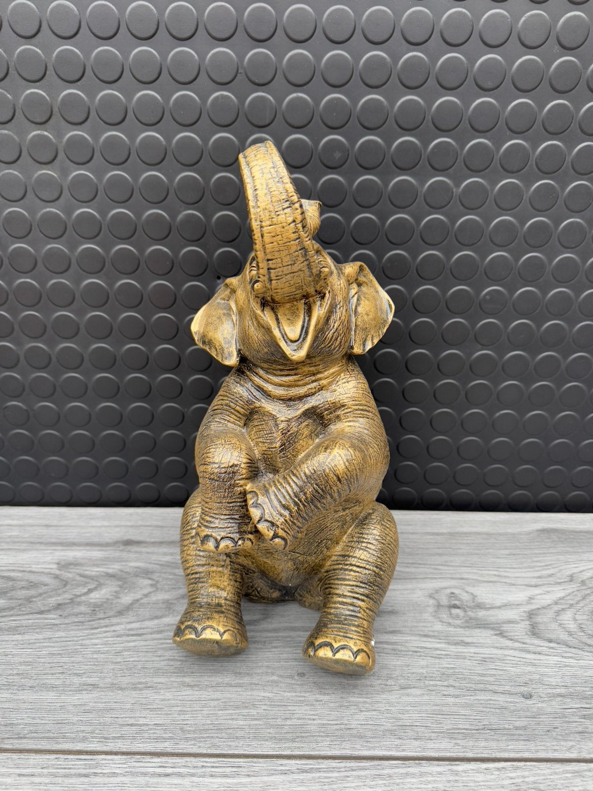 olifant (goud/zwart) 35hoog 15breed/Nieuw!, Ophalen of Verzenden, Nieuw, Dier