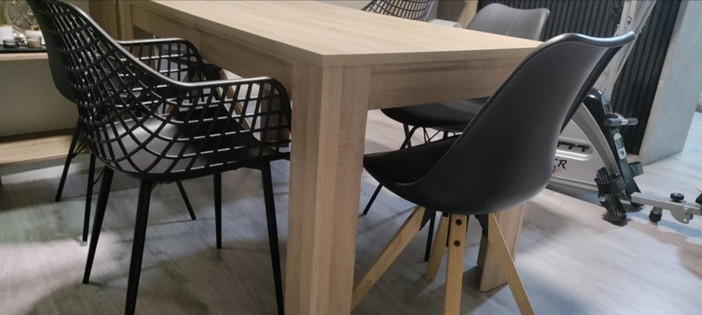 Eettafel en stoelen, Ophalen of Verzenden, Zo goed als nieuw
