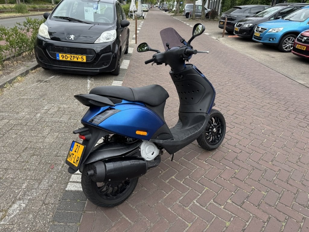Piaggio Scooter 180cc zip sp lc a2 180cc op kenteken, Piaggio, Bedrijf, Viale Rinaldo Piaggio, 25
BP 80134  Pontedera, IT, Overig