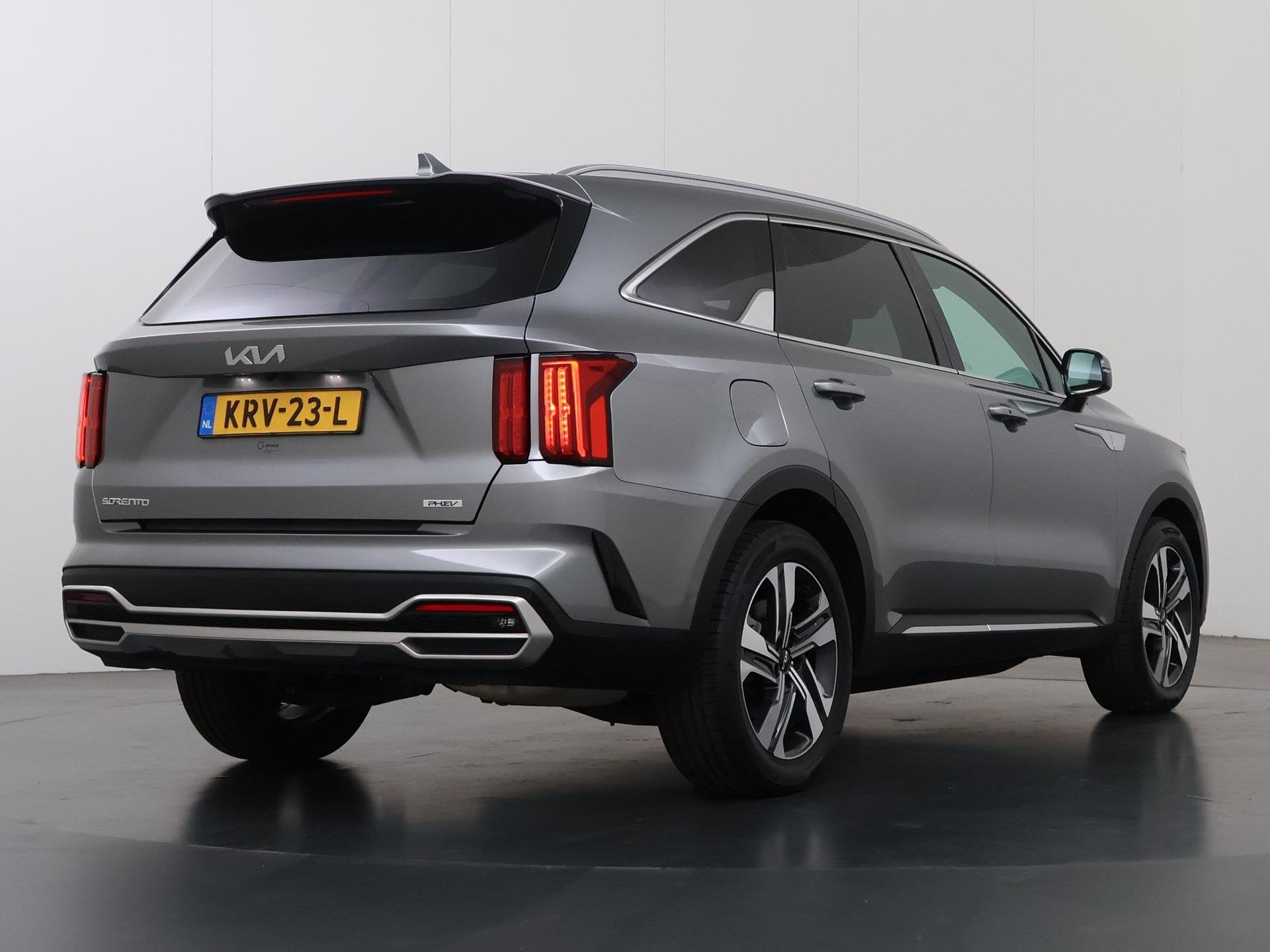 Kia Sorento 1.6 T-GDI Plug-in Hybrid 4WD ExecutiveLine 7p. |, Auto's, Automaat, Dealer onderhouden, 14 kWh, Gebruikt
