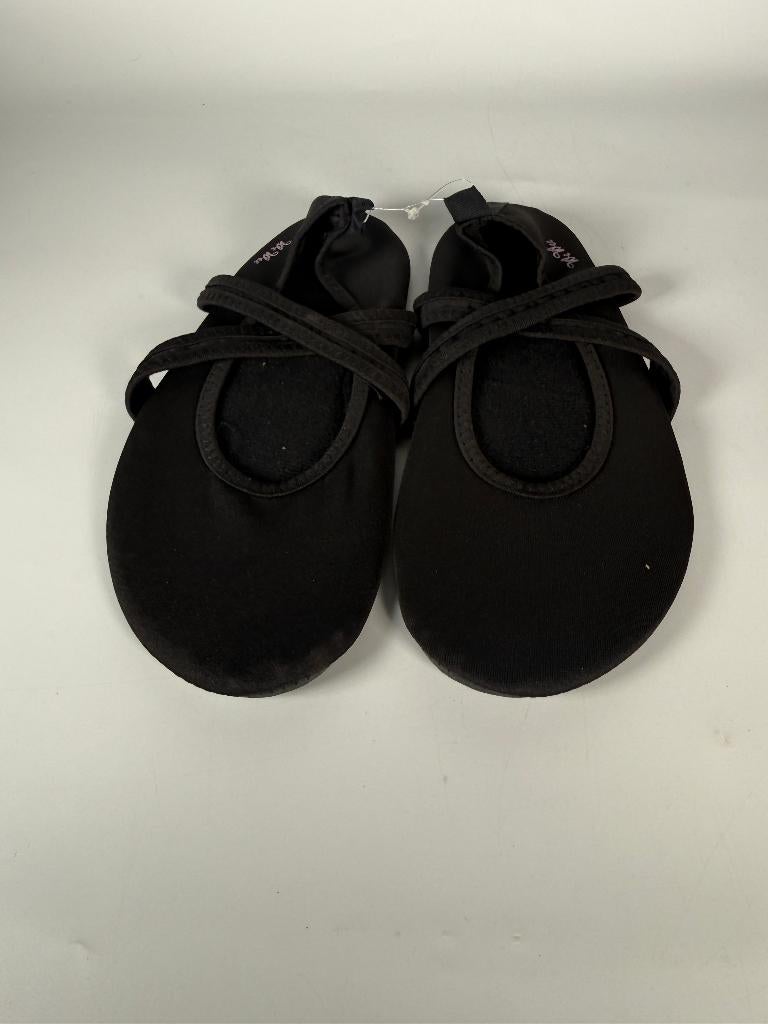 Neoprene Cross-Wrap Dance Shoes – Black – Size M, Verzenden, Nieuw, Schoenen