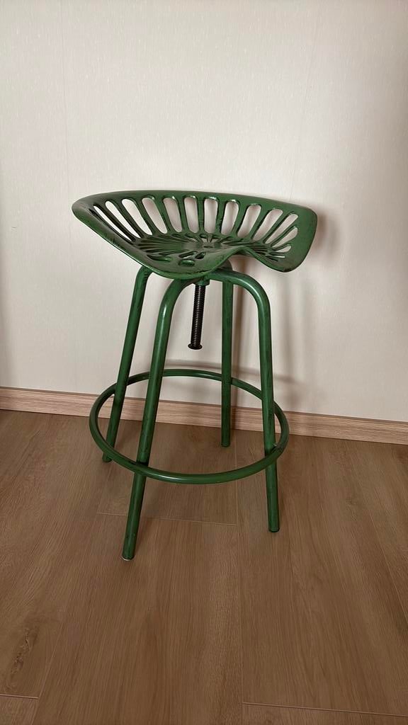 Traktor stoel kruk, Groen, Huis en Inrichting, Barkrukken, Ophalen, 60 tot 90 cm, Zo goed als nieuw, 1 kruk