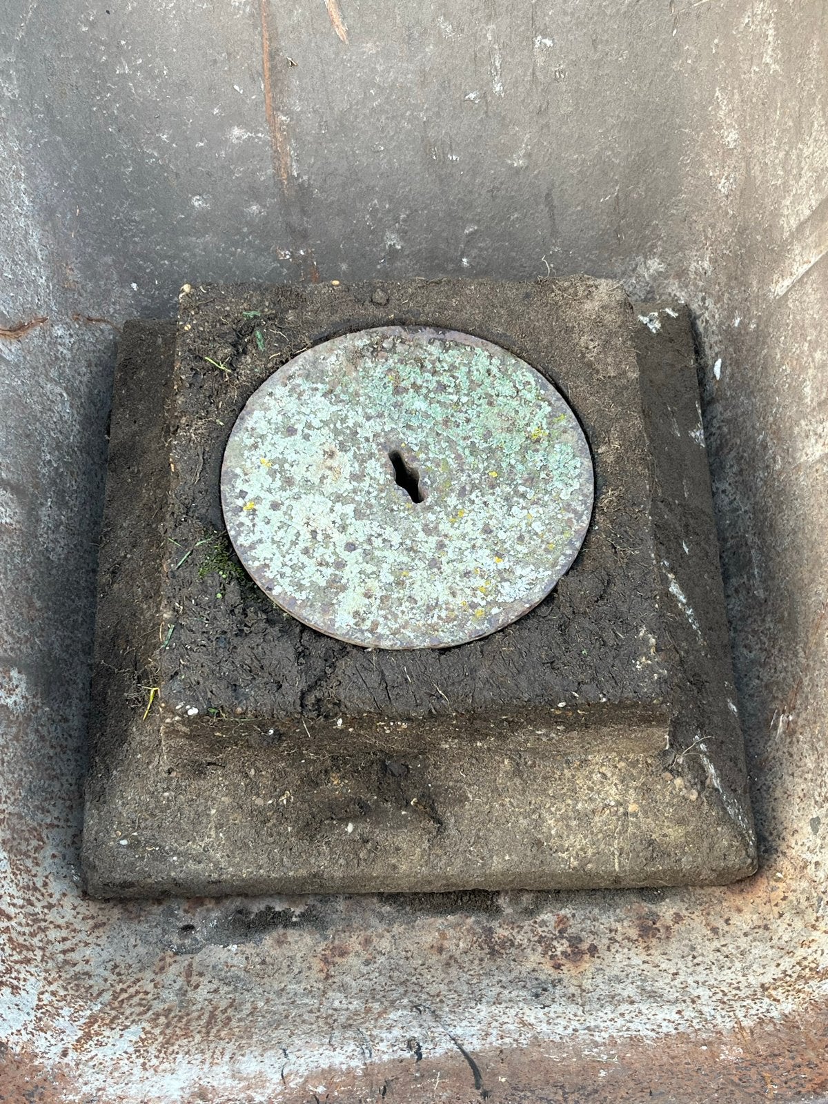 Gietijzeren putrand met deksel - 22,5 cm, Doe-het-zelf en Verbouw, Ophalen, Gebruikt