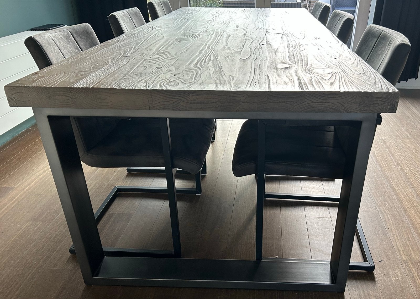Robuuste eettafel met metalen onderstel, Ophalen, 100 tot 150 cm, 200 cm of meer, Zo goed als nieuw