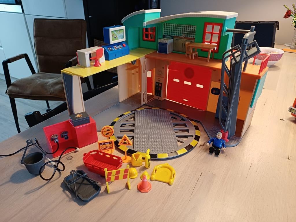 Brandweerman Sam kazerne, Verzenden
