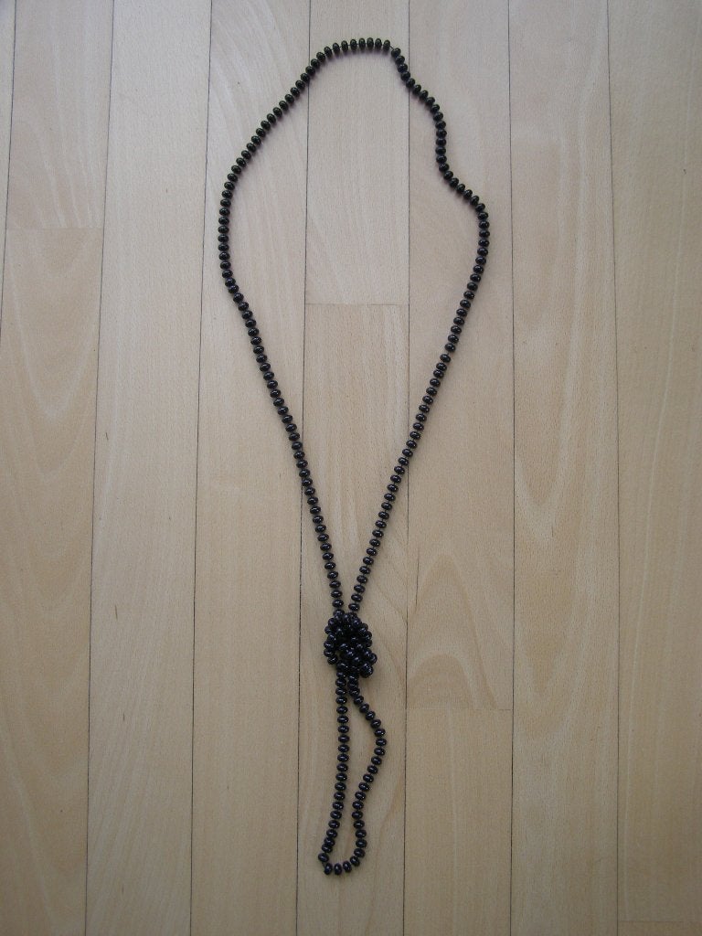 Lange ketting +/- 75 cm, zwart kralen, Ophalen of Verzenden, Zo goed als nieuw, Zwart, Kunststof