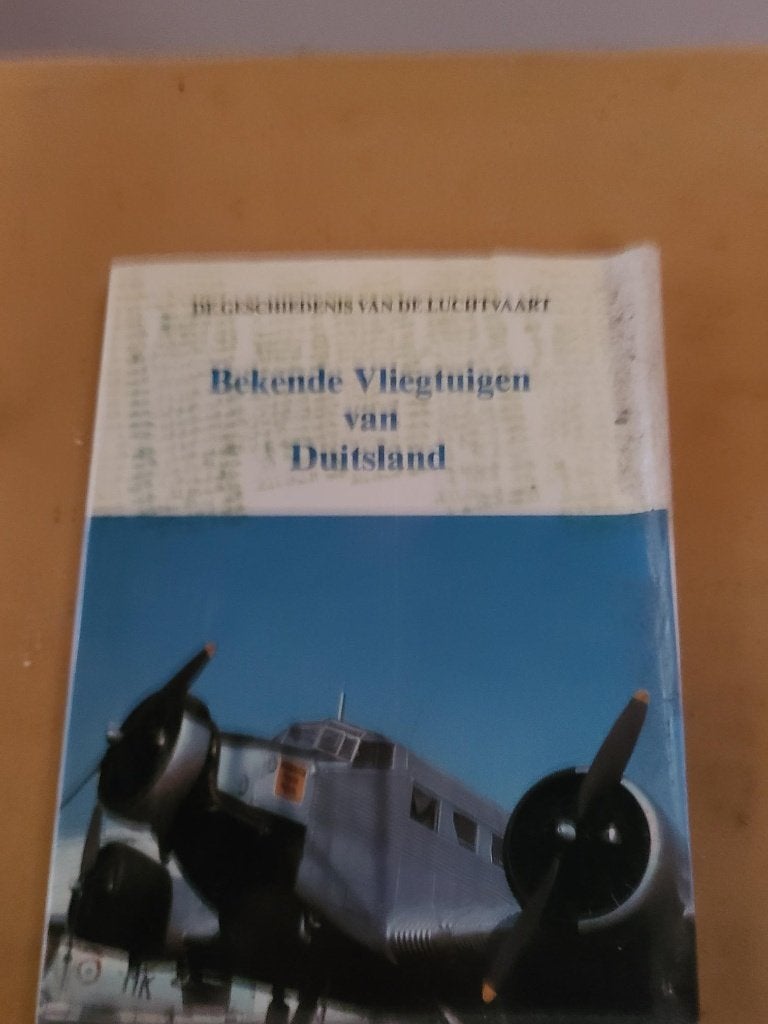 boek bekende vliegtuigen van Duisland, Verzamelen, Luchtvaart en Vliegtuigspotten, Ophalen of Verzenden, Zo goed als nieuw, Boek of Tijdschrift