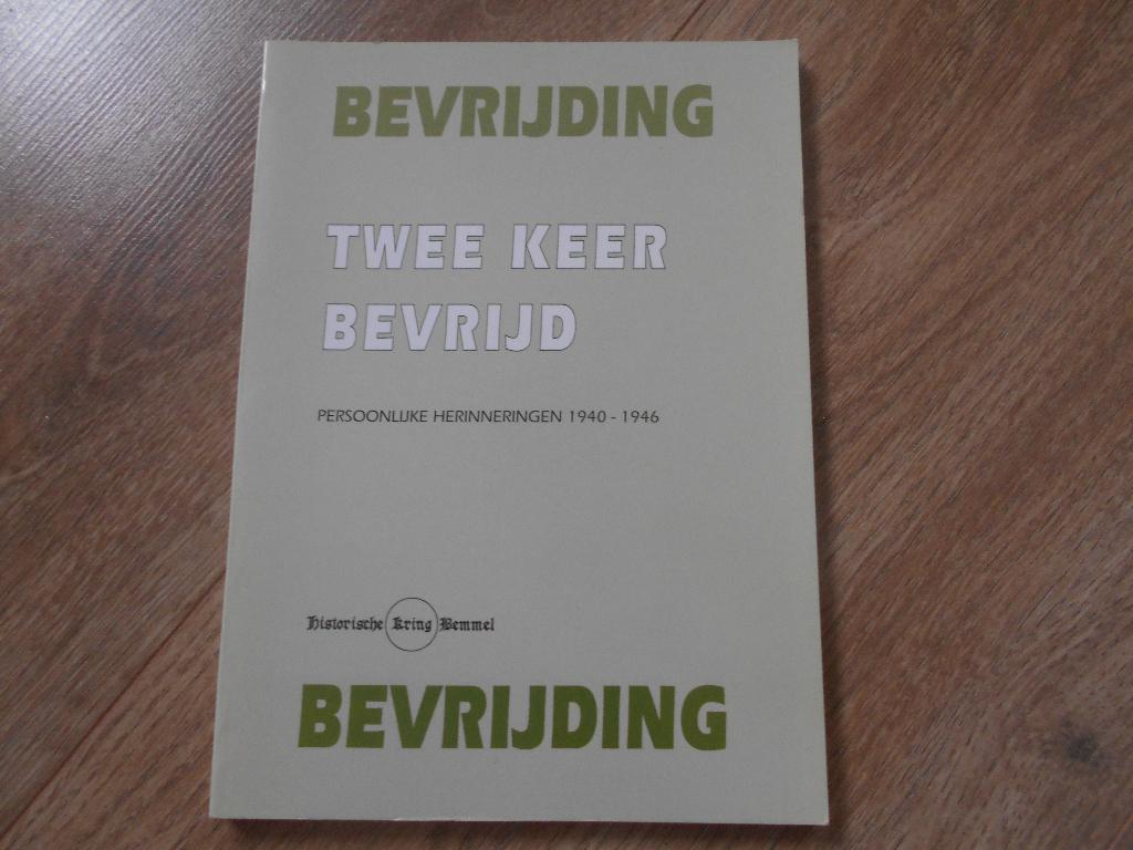 Pum Bel Bevrijding Twee keer bevrijd, Ophalen of Verzenden, Tweede Wereldoorlog, Zo goed als nieuw, Overige onderwerpen