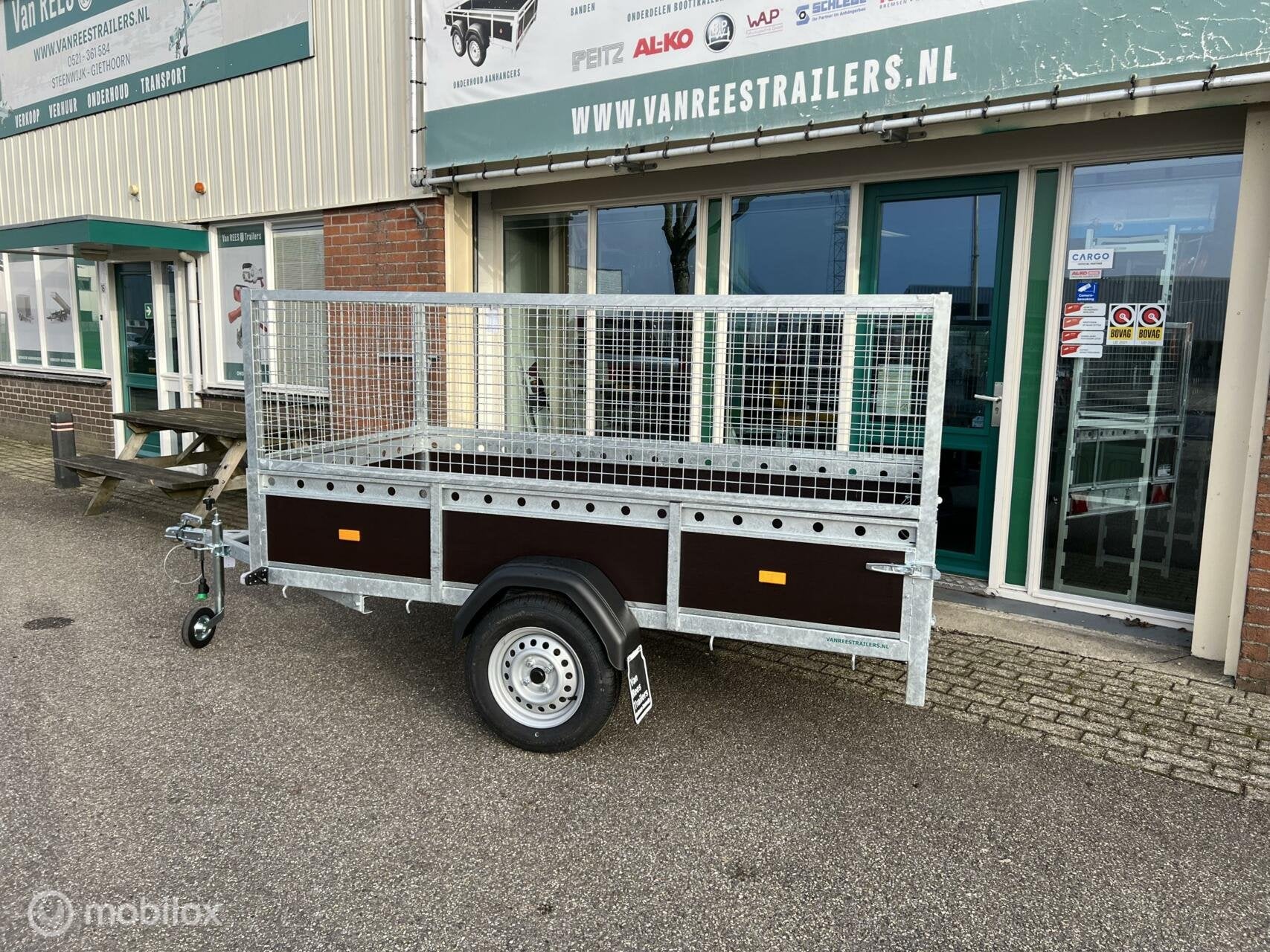 NIEUW BAKWAGEN MET LOOFREKKEN 250X130 750KG RIJKLAAR, Nieuw