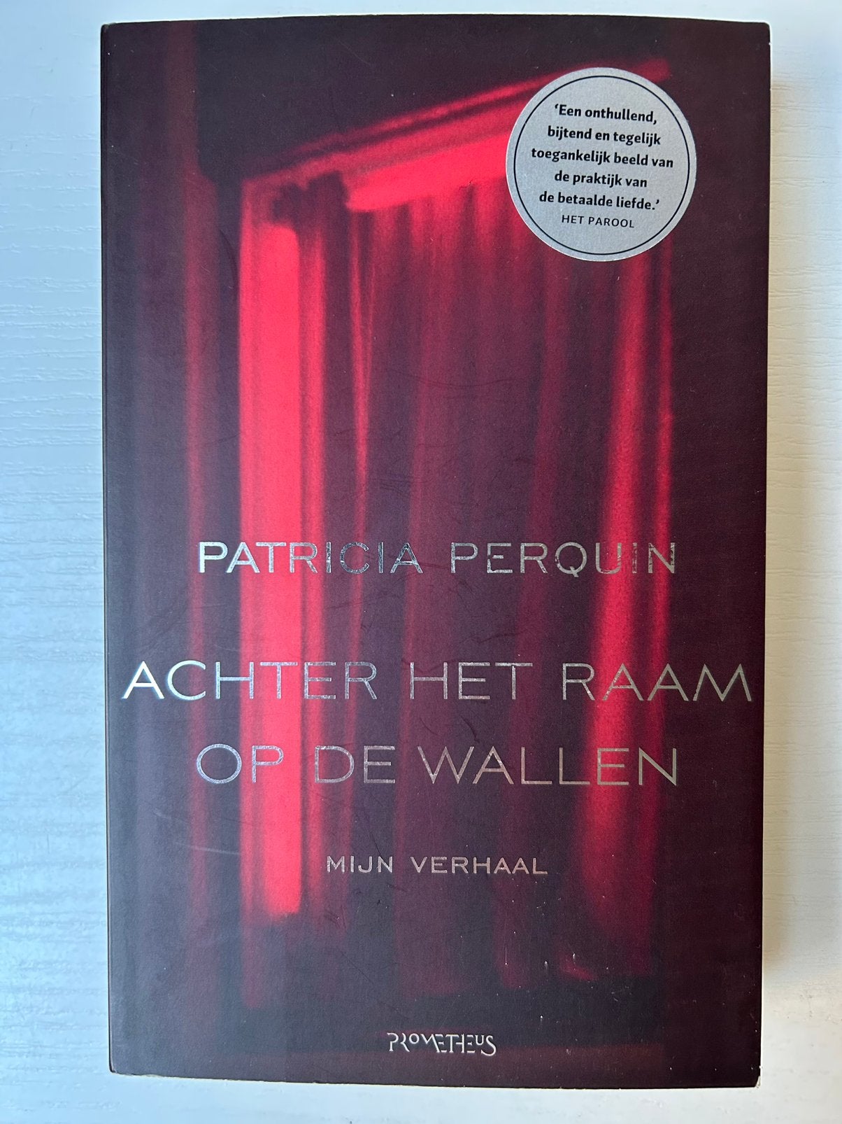 Patricia Perquin - Achter het raam op de wallen, Ophalen of Verzenden, Gelezen, Patricia Perquin