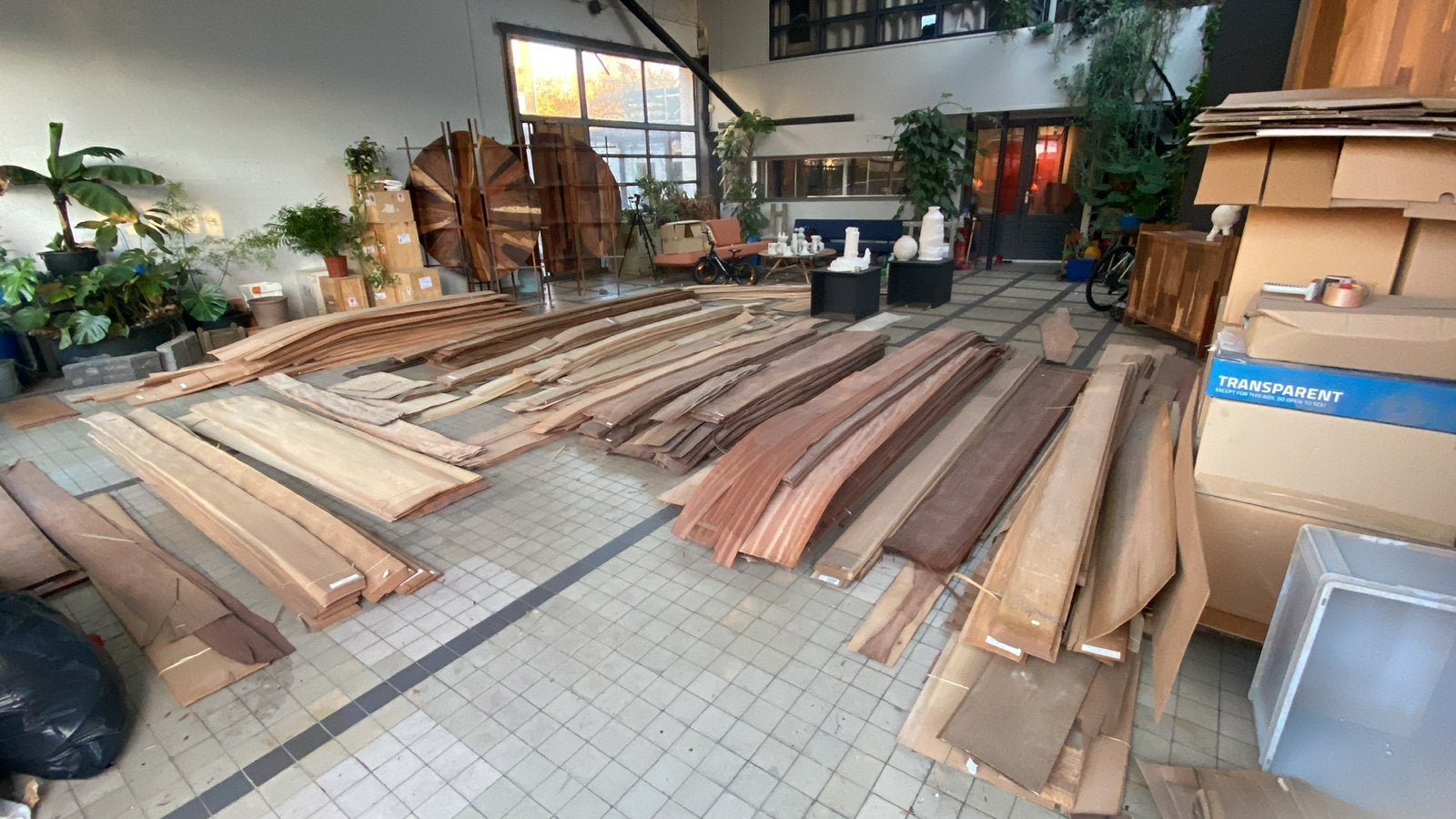 Partij fineer. Kersen, Eiken beuken Elzen Mahony en iroko, Ophalen, Eiken, Zo goed als nieuw, Plank