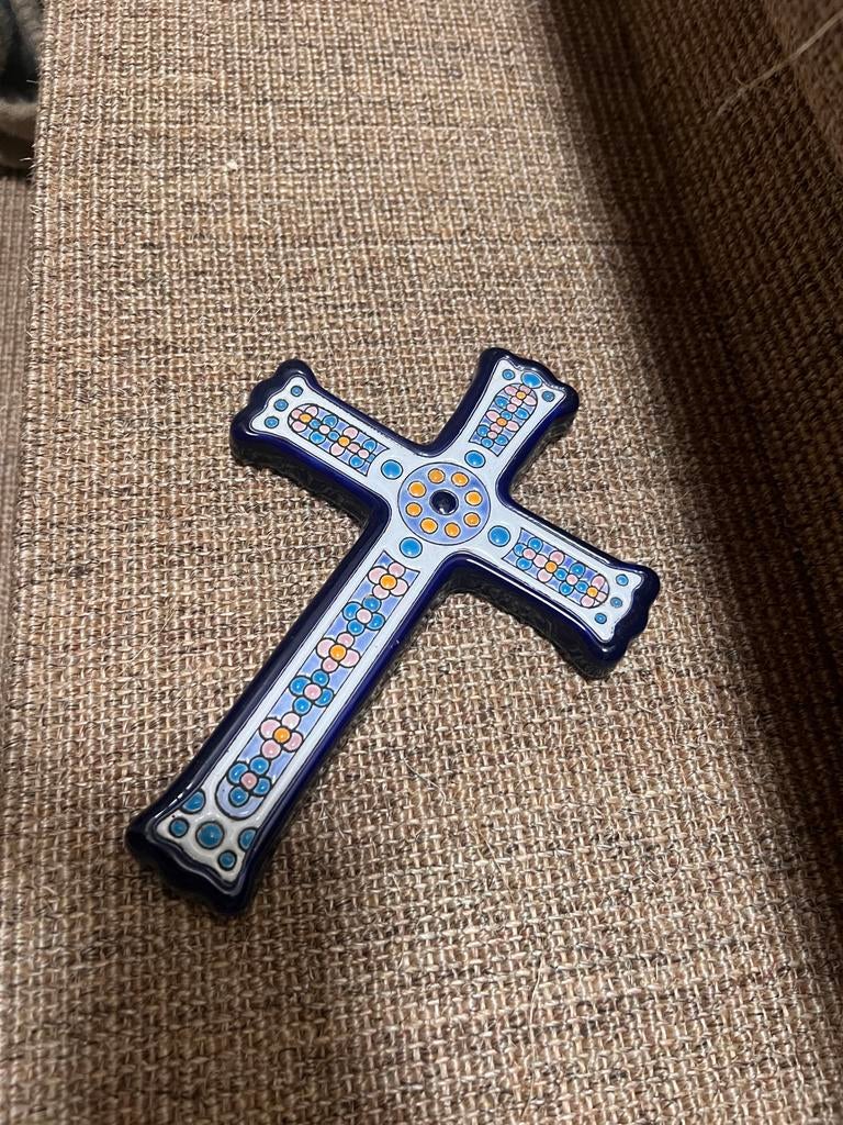 Decoratief keramisch kruis uit Spanje, Antiek en Kunst, Ophalen of Verzenden