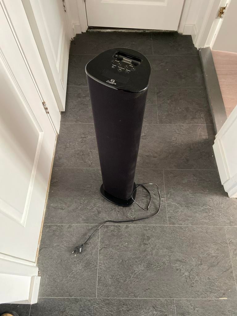 Qware iPhone tower speaker - Zwart, Gebruikt, Minder dan 60 watt, Front, Rear of Stereo speakers, Ophalen