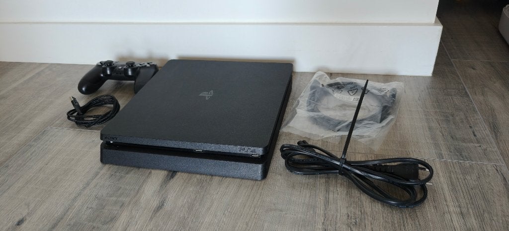 PlayStation 4 Slim 500GB – Gereviseerd – controller, Spelcomputers en Games, Spelcomputers | Sony PlayStation 4, 500 GB, Refurbished