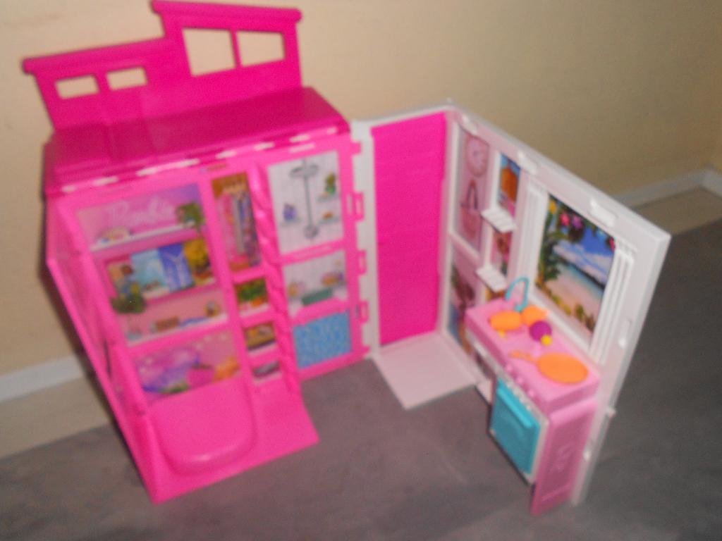 Barbie huis inklapbaar model Getaway niet geheel compleet., Ophalen, Gebruikt, Poppenhuis