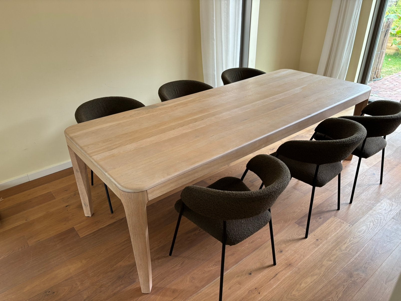 Eleonora Eetkamerstoel 'Luka' Bouclé groen, Ophalen, Zo goed als nieuw, Overige kleuren, Vijf, Zes of meer stoelen
