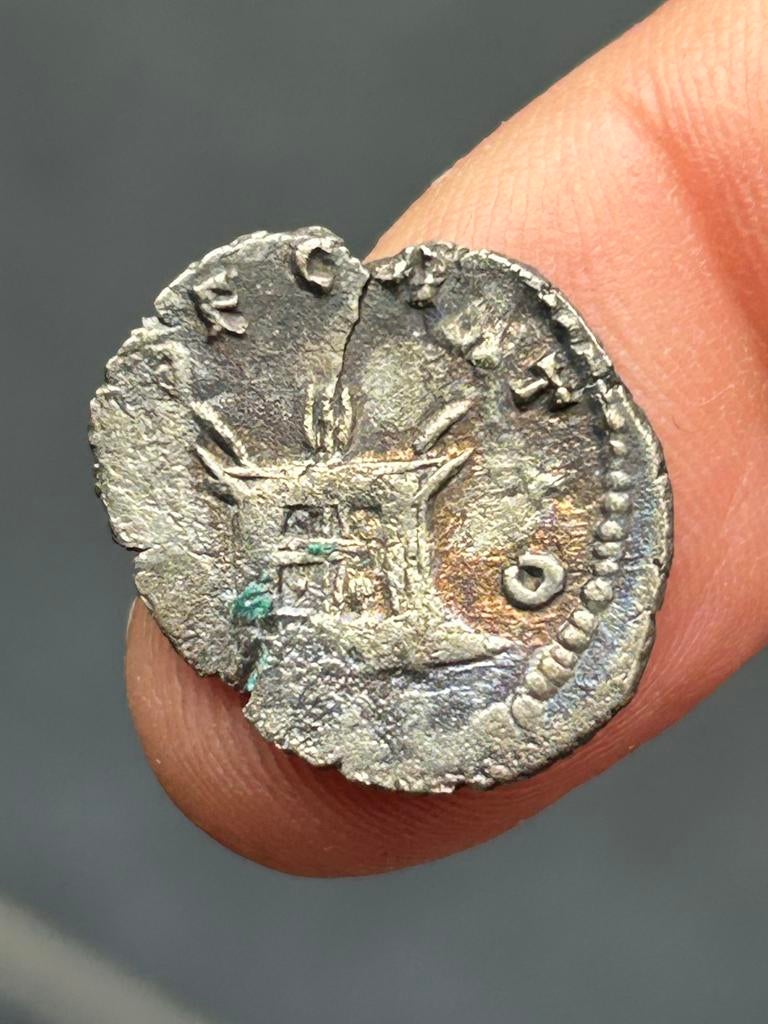 Antoninianus Claudius II Gothicus, gesl. onder Constantijn I, Postzegels en Munten, Munten | Nederland, Ophalen of Verzenden, Vóór koninkrijk