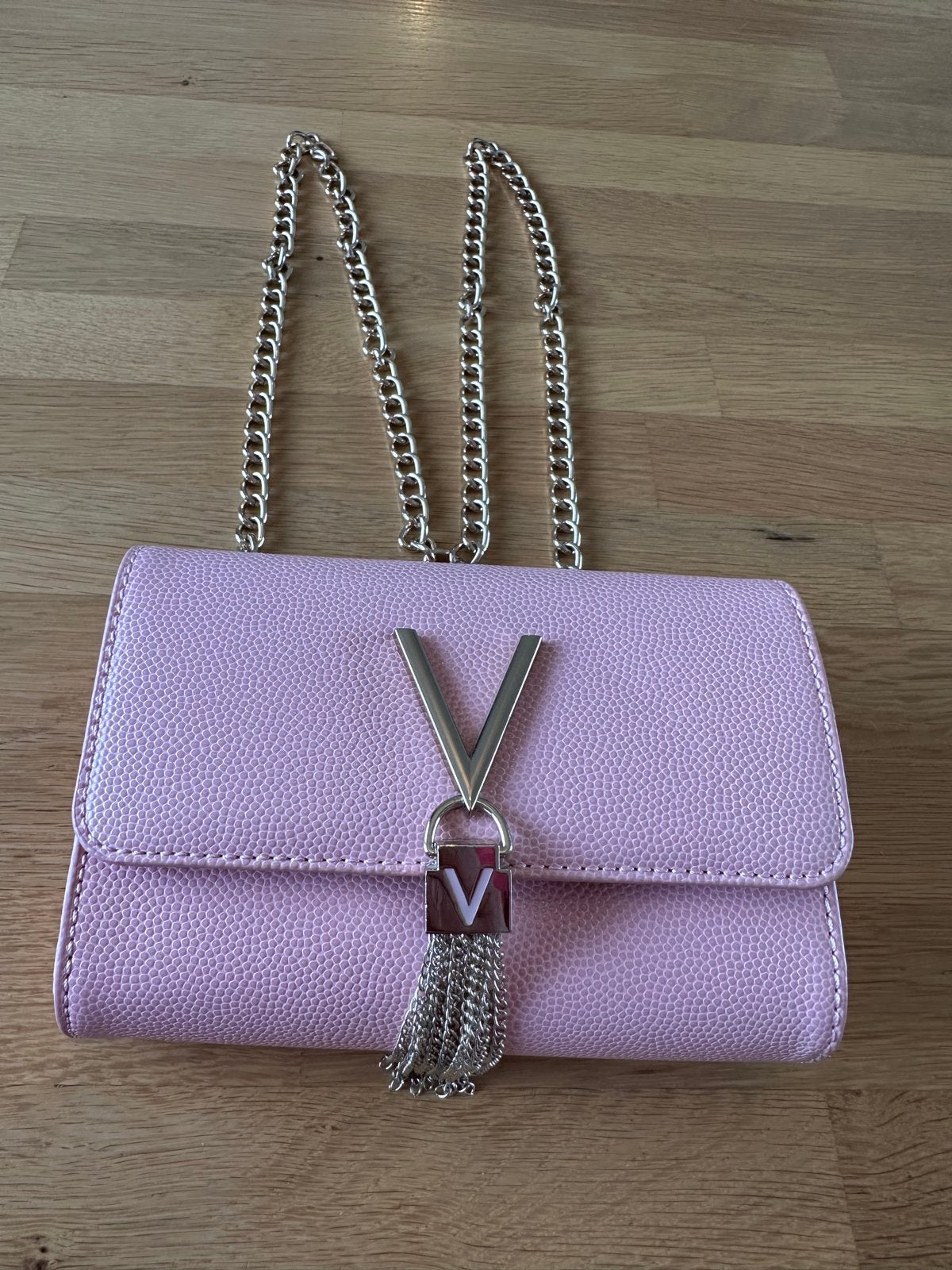 Roze Valentino avondtasje met gouden ketting en V-logo, Sieraden, Tassen en Uiterlijk, Tassen | Damestassen, Ophalen of Verzenden