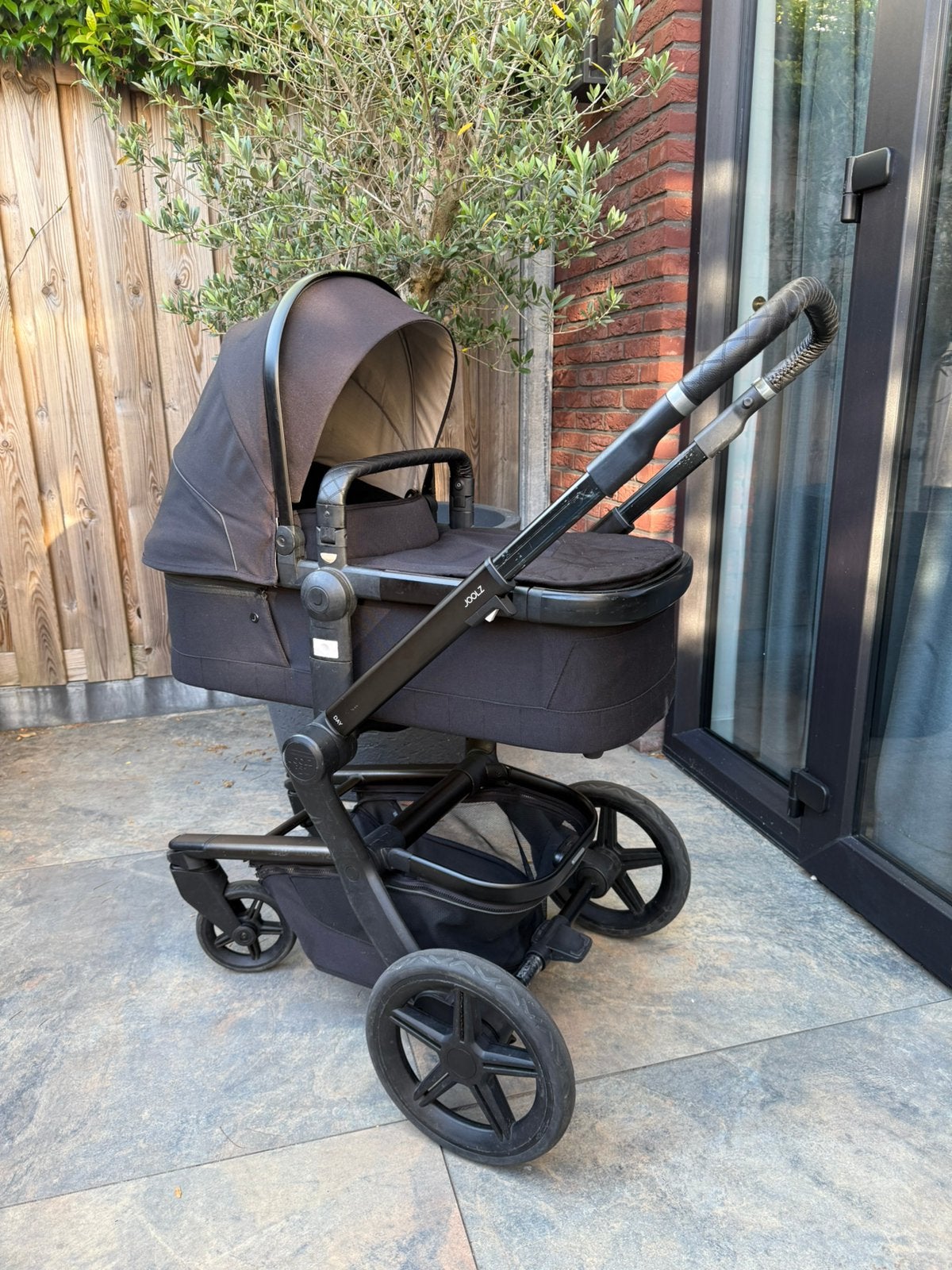 Joolz Day+ Kinderwagen - Zwart - incl. veel accessoires, Kinderen en Baby's, Kinderwagens en Combinaties, Gebruikt, Verstelbare duwstang