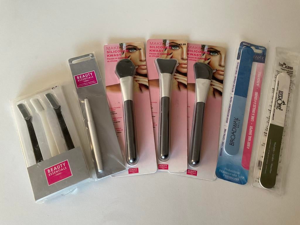 Veel make-up kwasten, wenkbrauwmesjes + nagelvijlen (nieuw), Ogen, Zwart, Nieuw, Ophalen of Verzenden