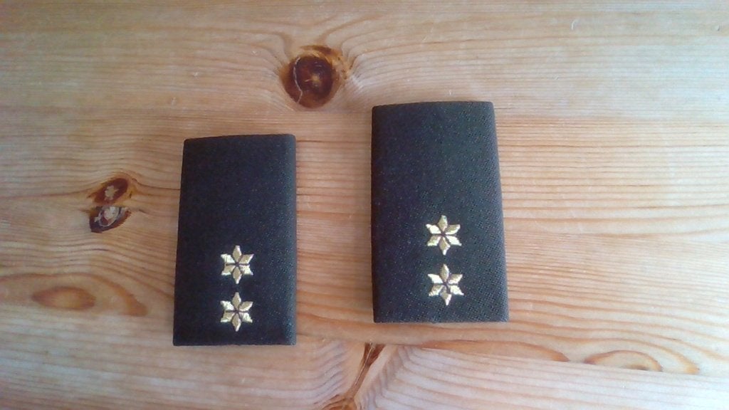 Rangen Sterren Epauletten, Verzamelen, Militaria | Algemeen, Ophalen of Verzenden, Landmacht, Nederland, Embleem of Badge