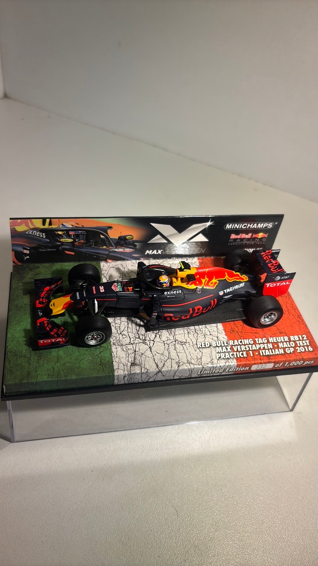 F1 red bull rb12 m.verstappen helo test 2016 minichamps 1.43