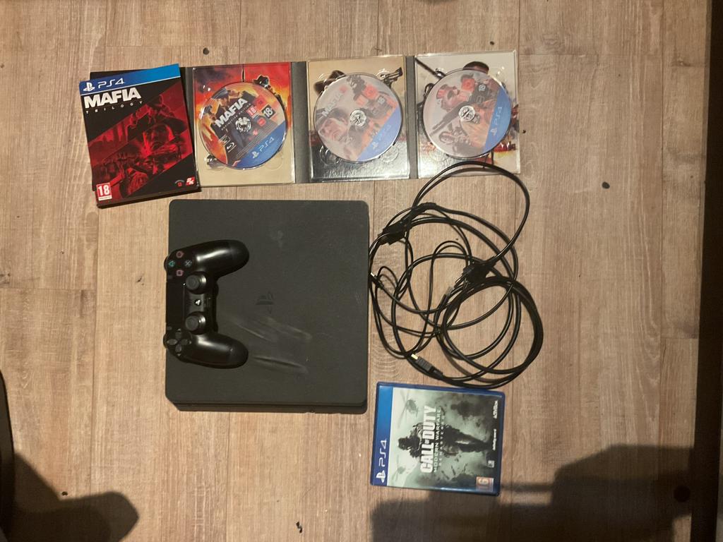PS4 Slim + Controller + Mafia Trilogy + COD + Alle Kabels, Ophalen of Verzenden, Met 1 controller, Slim, 500 GB